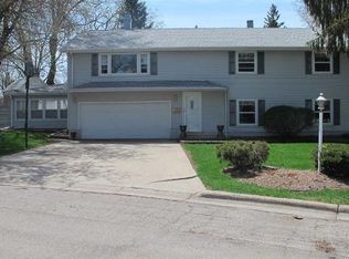 511 Saint Clare Ct, Monroe, WI 53566
