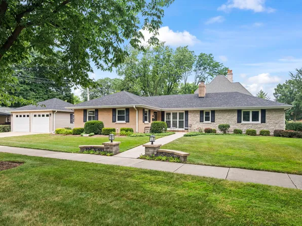 518 S See Gwun Ave, Mount Prospect, IL 60056
