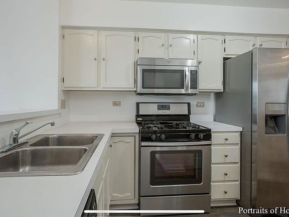 3rd image of 1104 E Wilson Ave