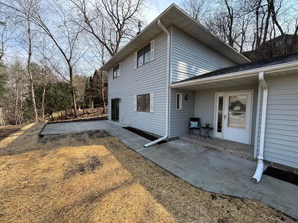 454 E 15th St, Saint Charles, MN 55972