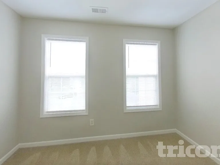 3014 Great Falls Dr — Photo 10