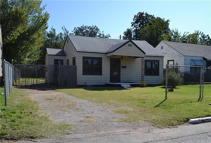 1st image of 2404 S McKinley Ave