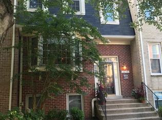 4903 Carriagepark Rd, Fairfax, VA 22032