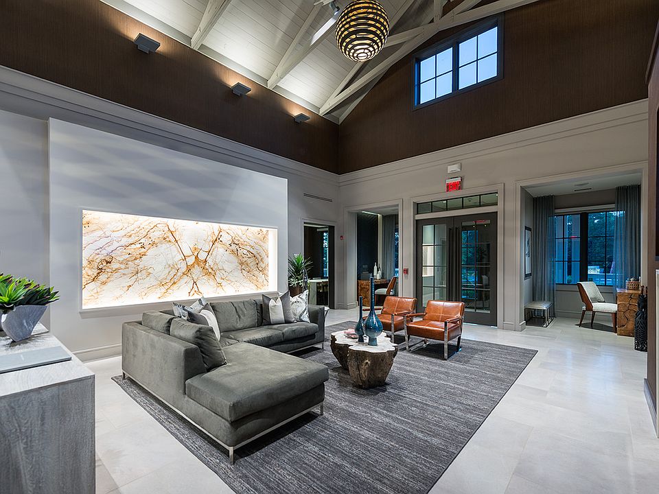 Clubhouse Lobby