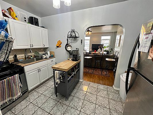 5th image of 28 Herkimer St #2