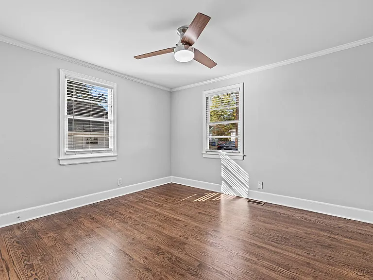 206 Raynor St — Photo 7