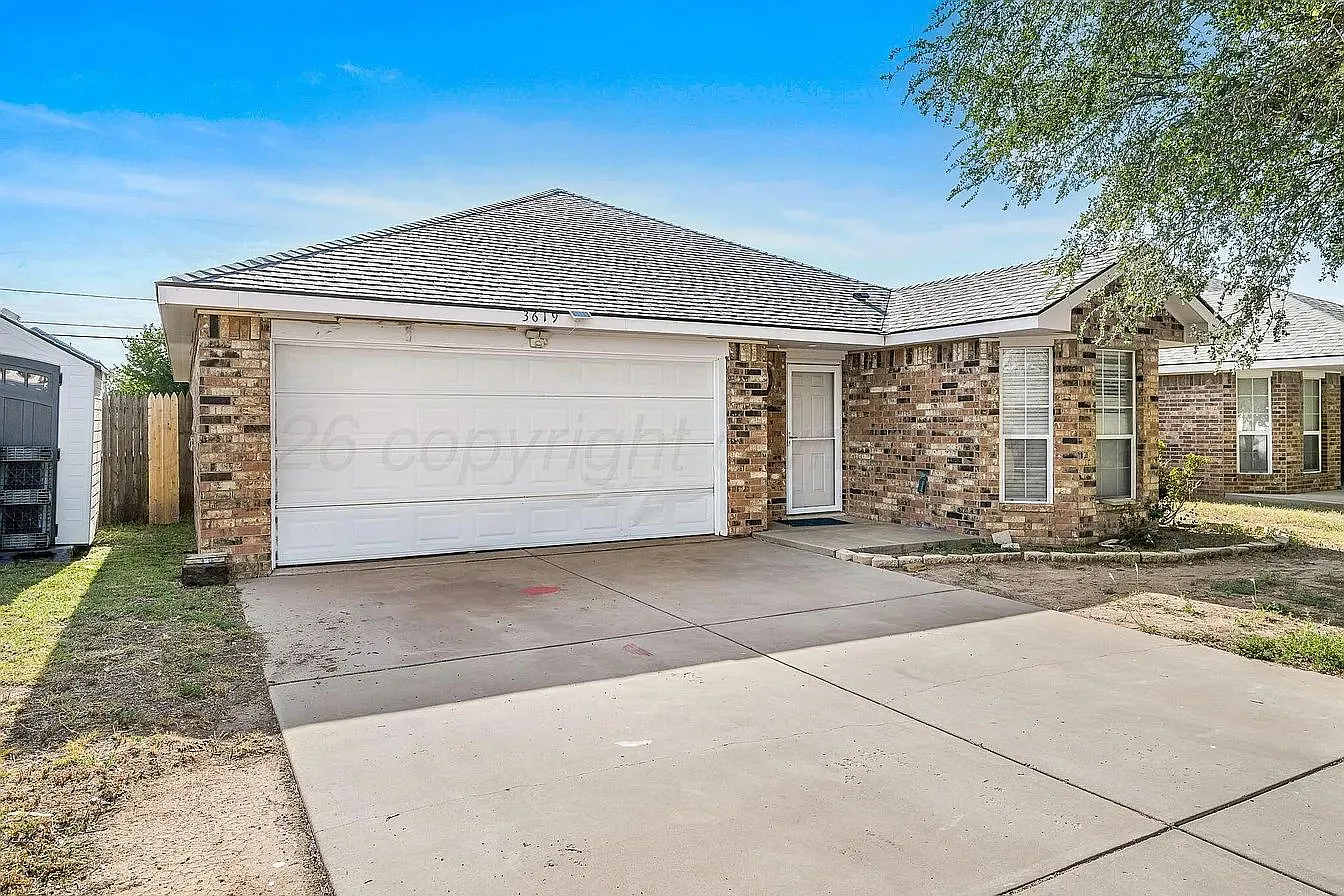 3 bed, 2.0 bath, 1233 sqft, $1,950 — Photo 2