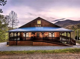 212 Moonbeam Ln, Clyde, NC 28721