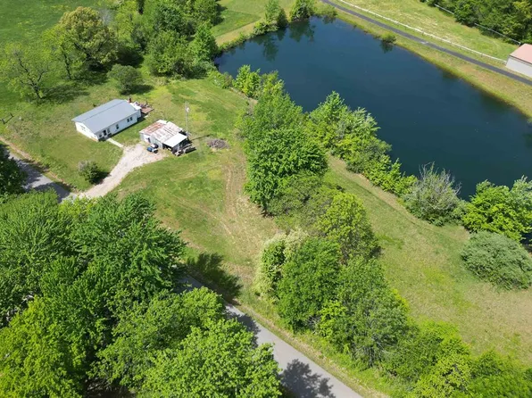 303 J W Bailey Rd, Calhoun, KY 42327