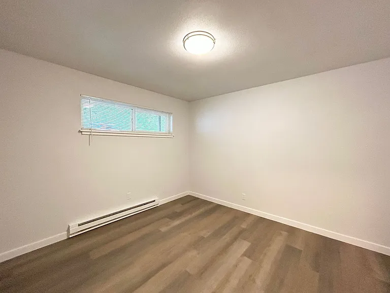 39th Ave Flats — Photo 27