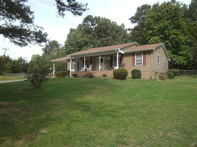 1st image of 1934 Eastover Dr