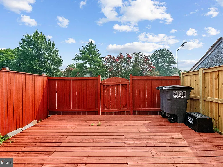 5515 Woodlawn Manor Ct — Photo 25