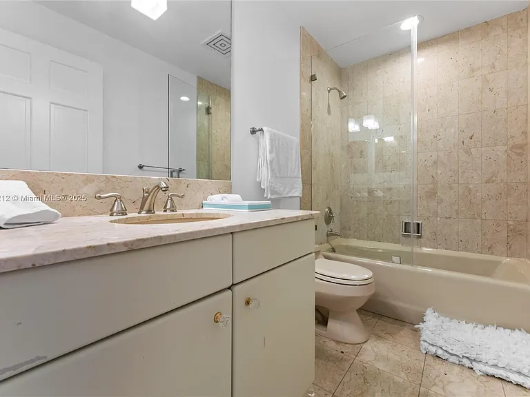 19112 Fisher Island Dr #19112 — Photo 16