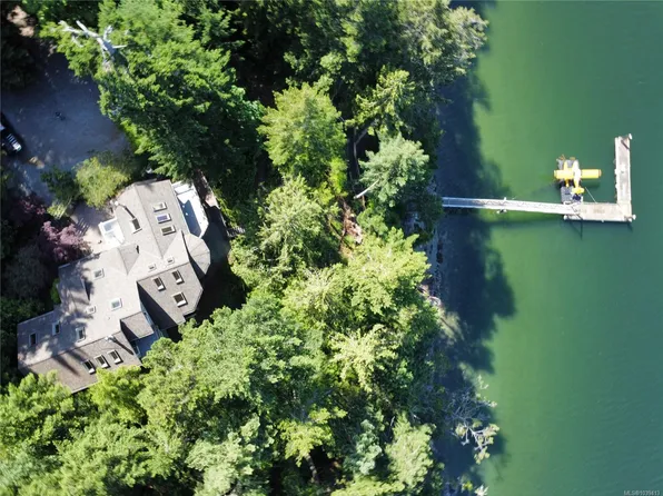 165 Ontario Pl, Saltspring Island, BC V8K 2L5