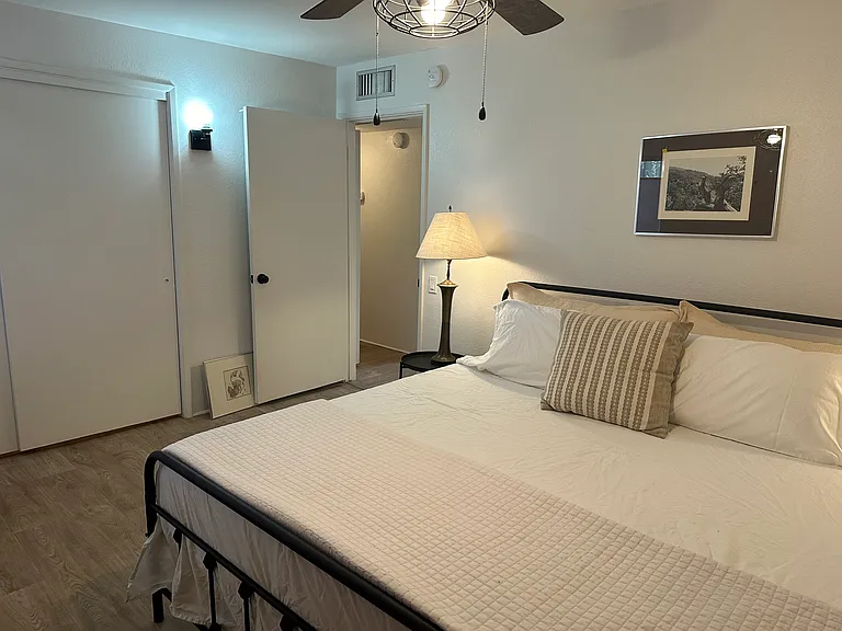 1010 S Calle De La Temporada — Photo 11