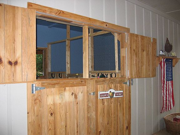 2nd Barn Area with Electricty