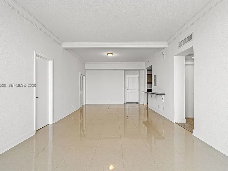 401 69th St #Penthouse 101 — Photo 15