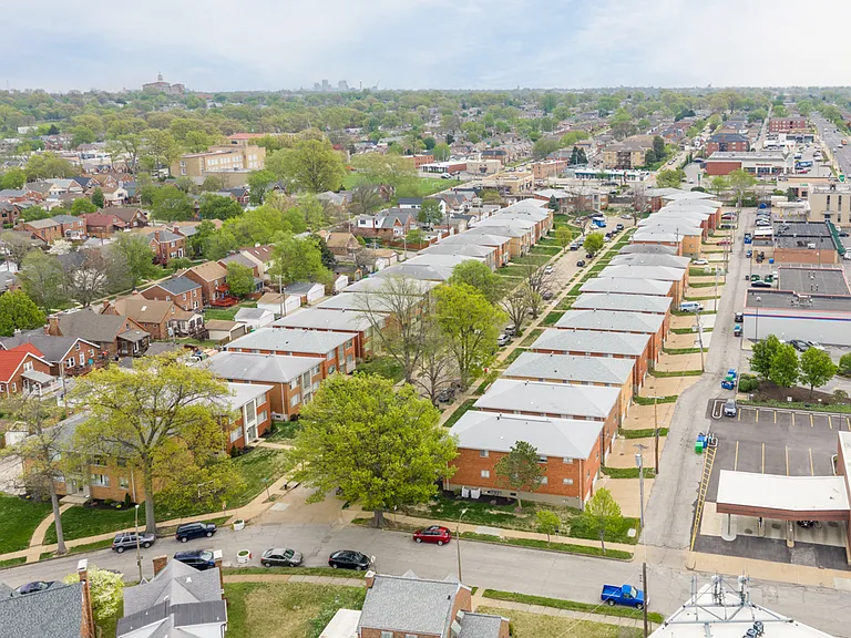 Lindenwood Heights Apartments — Photo 31