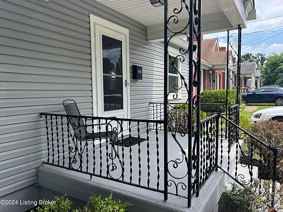 4th image of 2333 Mount Claire Ave