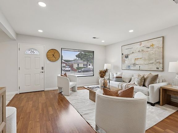 5th image of 2254 Augusta Pl