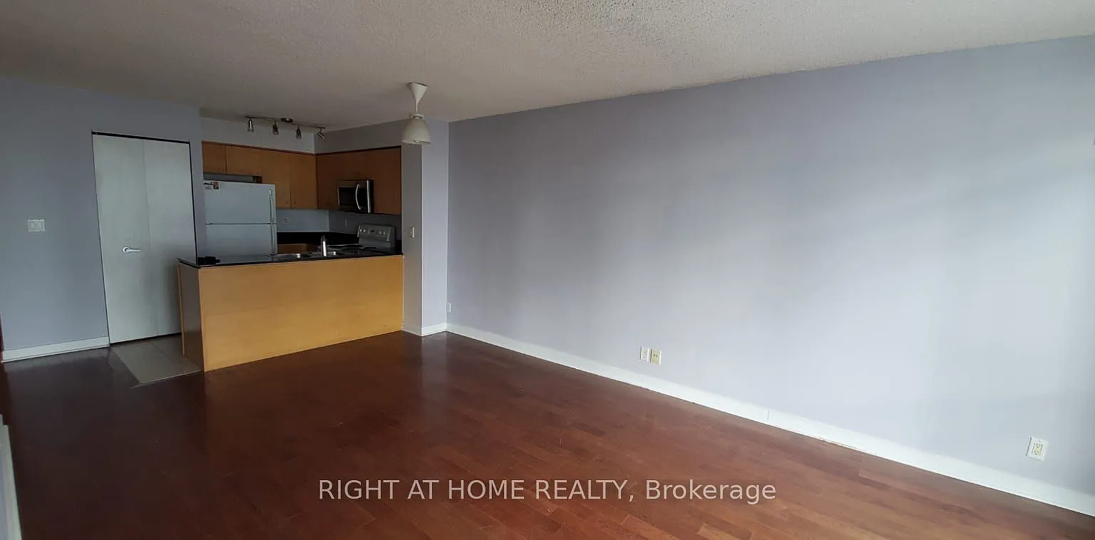 2 bed, $2,600 — Photo 4