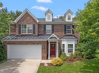904 Blue Thorn Dr, Apex, NC 27539