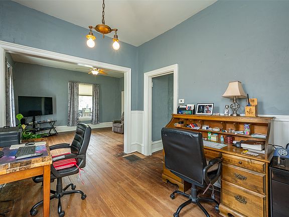 5th image of 231 W Jefferson St