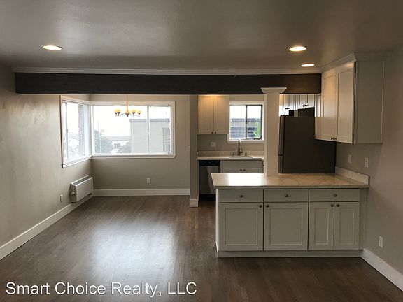 2nd image of 530 W Olympic Pl