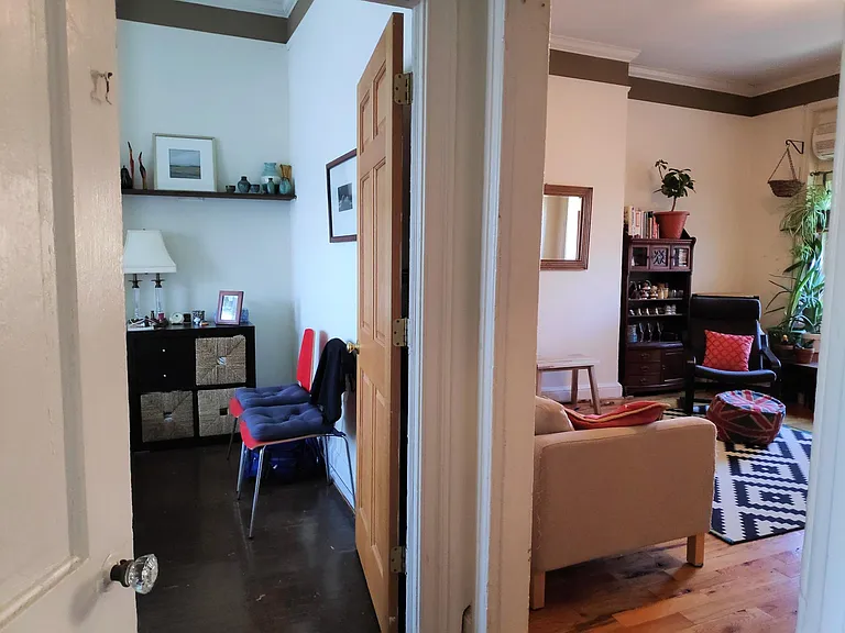 209 W Madison St #4 — Photo 10