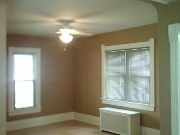 20 4th Ave NW, Wells, MN 56097