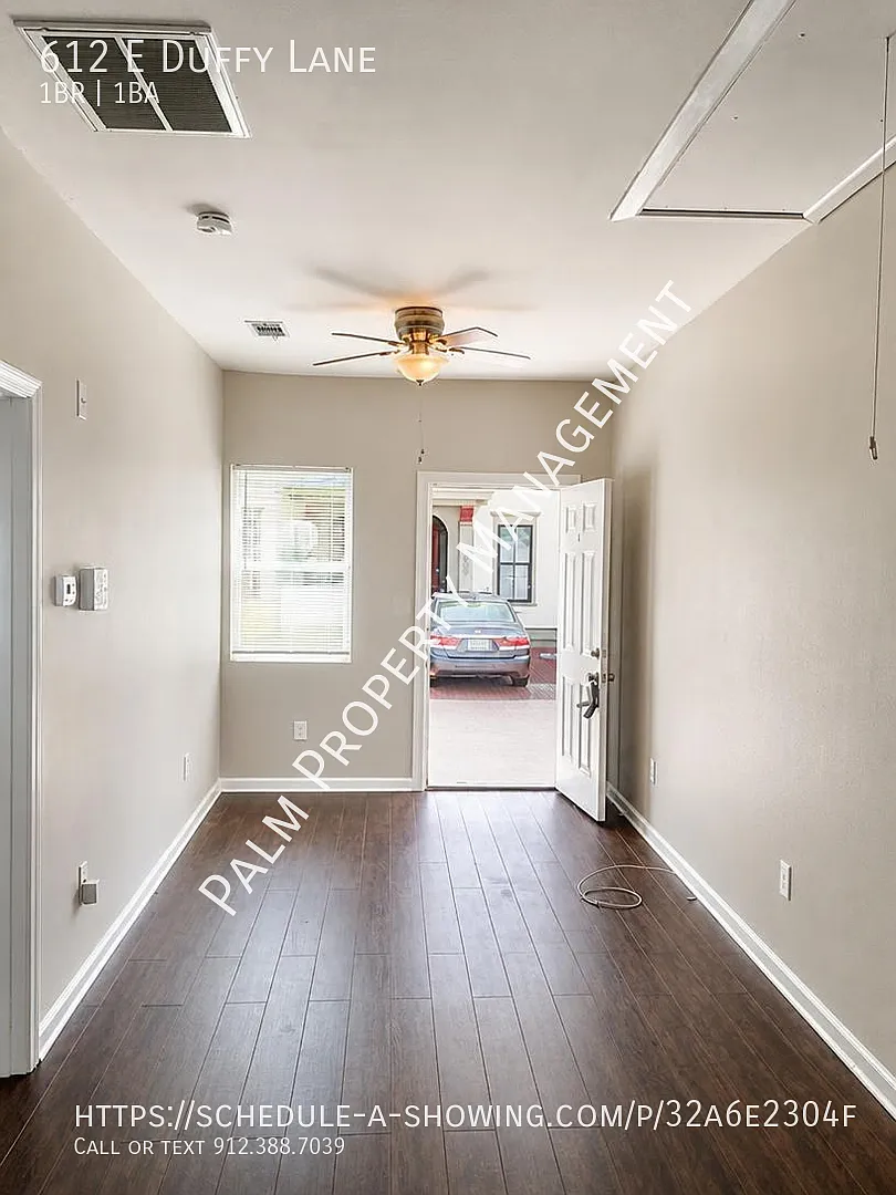 Cute 1 bedroom, 1 bathroom duplex apartment for rent with W/D in Unit and shared outdoor area — Photo 3