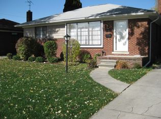 21101 Alexander St, Saint Clair Shores, MI 48081