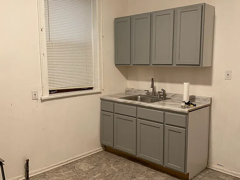 5306 S Justine St #1 — Photo 8
