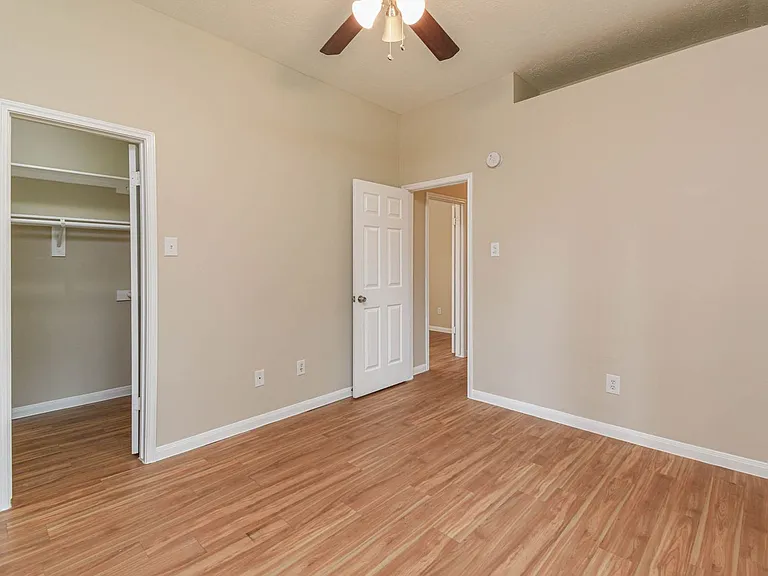 9523 Tallow Tree Dr — Photo 13
