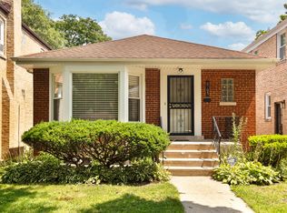 6705 N Sacramento Ave, Chicago, IL 60645