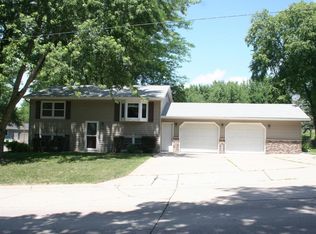 1060 18th St SW, Owatonna, MN 55060