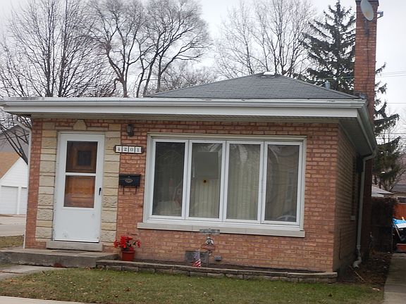 3rd image of 4201 Forest Ave