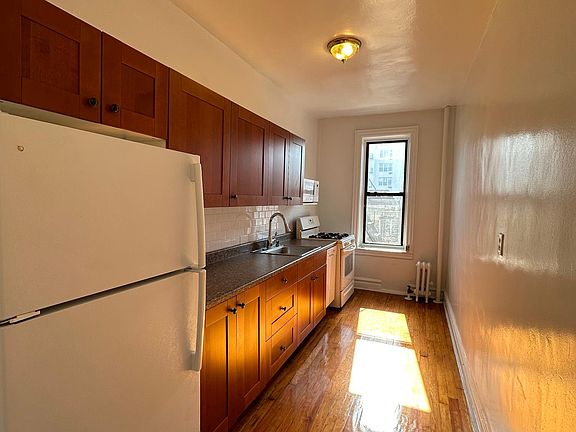 5th image of 2013 83rd St #C