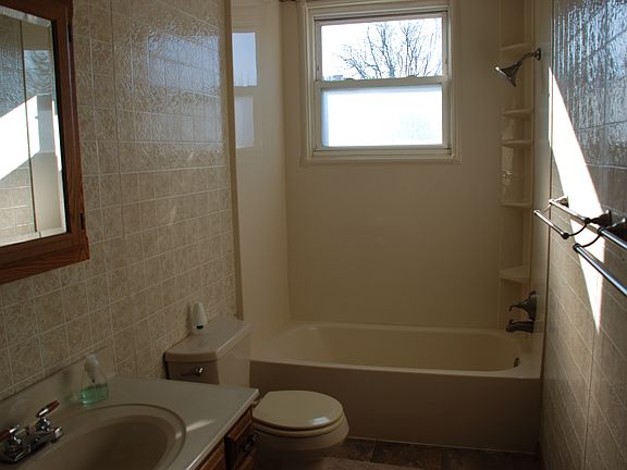 5th image of 1807 Elm Ave