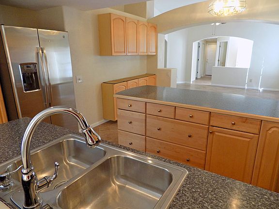 5th image of 1049 N Fleetwood Pl