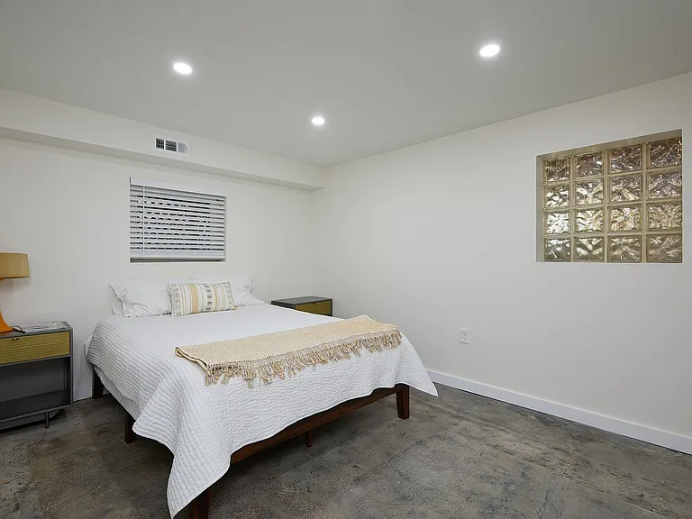 1424 Longfellow St NW — Photo 33