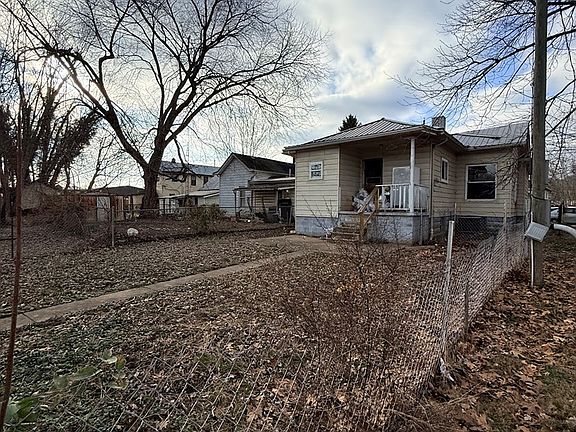 4th image of 624 S 2nd Ave