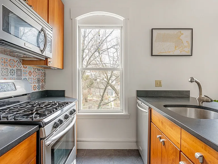 10 Cottage St #2 — Photo 12