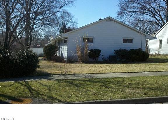 2nd image of 2205 Tyrone St