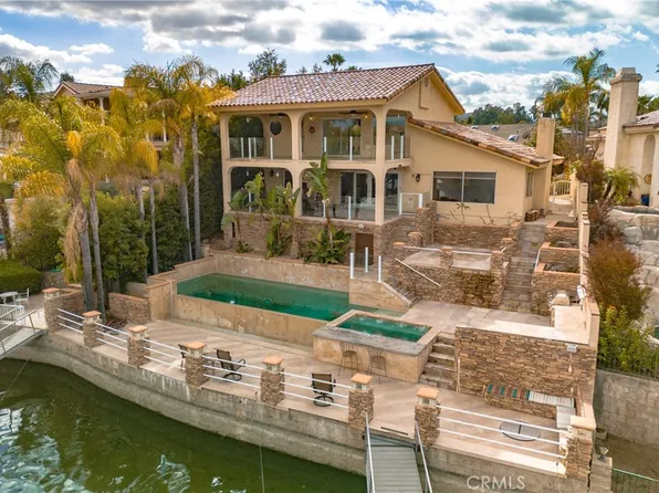 30334 Emperor Dr, Canyon Lake, CA 92587