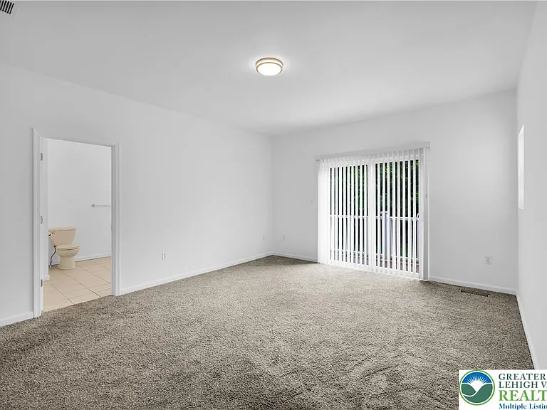 825 16th Ave — Photo 18