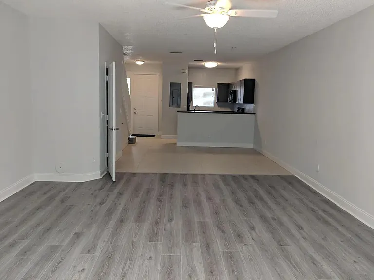 4814 NW 58th Mnr — Photo 1