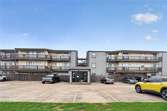 1st image of 2301 Edenborn Ave APT 1007