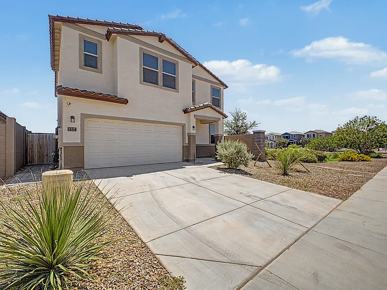 5737 W Getty Dr — Photo 37