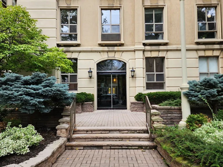 88 Charles St E #211 — Photo 1